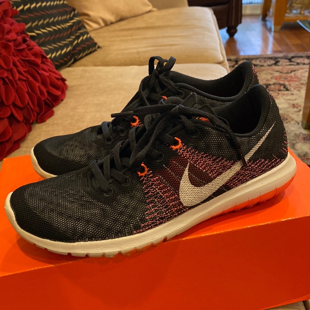 NIKE FLEX FURY